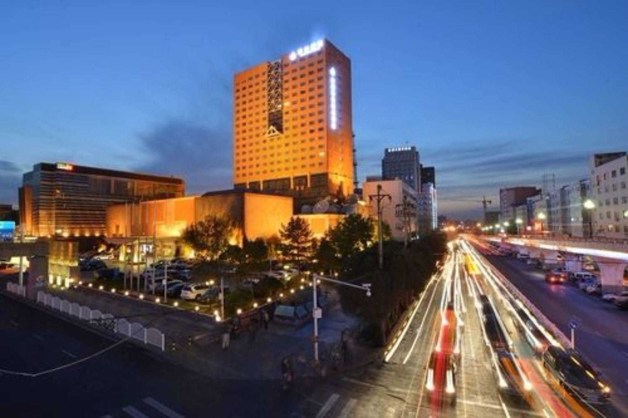 Luxemon Xinjiang Yindu Hotel Urumqi Ngoại thất bức ảnh